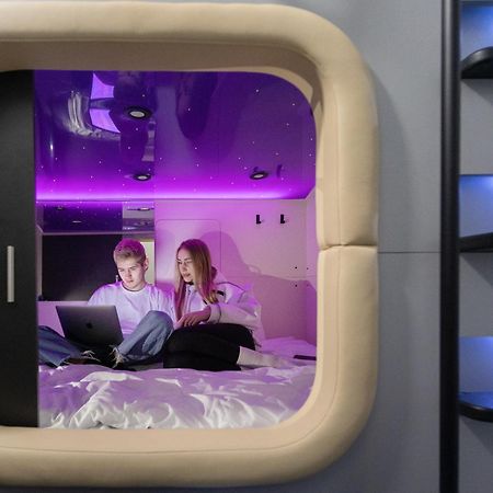 Capsule Hotel Constellation 91 ลวีฟ ภายนอก รูปภาพ