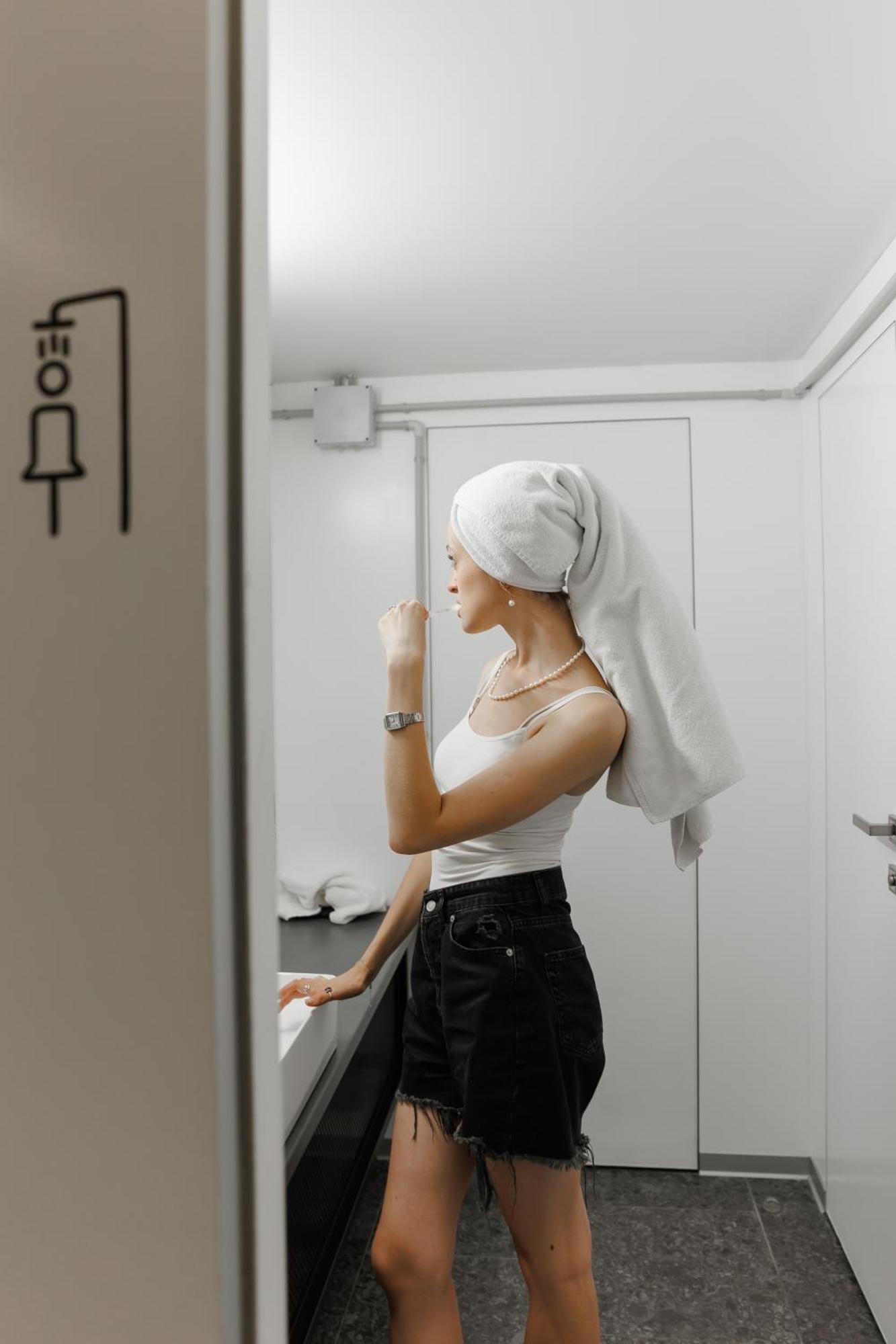 Capsule Hotel Constellation 91 ลวีฟ ภายนอก รูปภาพ