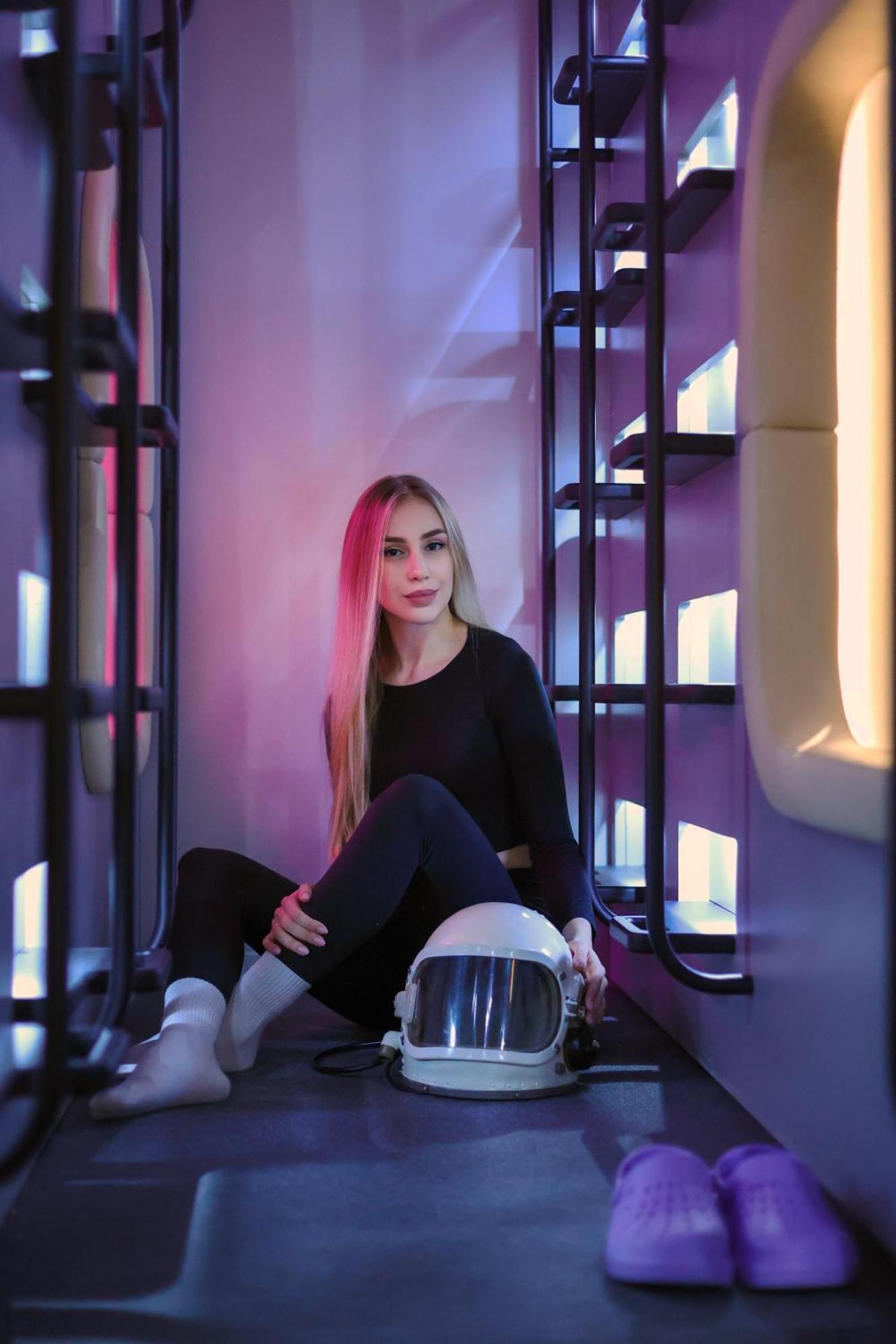 Capsule Hotel Constellation 91 ลวีฟ ภายนอก รูปภาพ